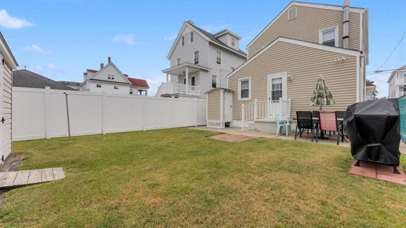 Newly Renovated 4 Bedroom Home Only 2 Blocks From The Beach! وايلدوود المظهر الخارجي الصورة